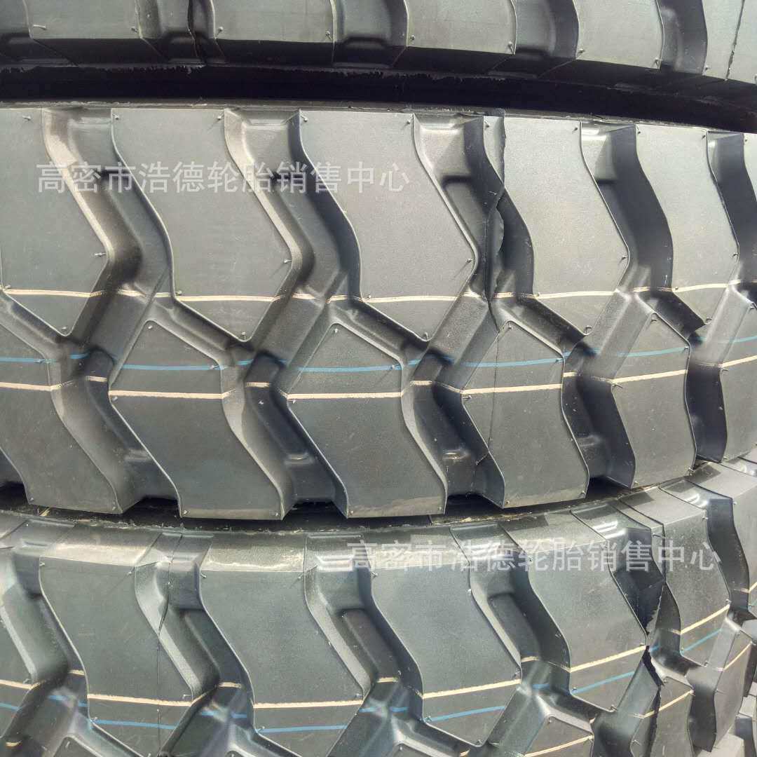 矿山防爆胎1100R20 1200R20重载耐磨卡货车前四后八渣土车轮胎