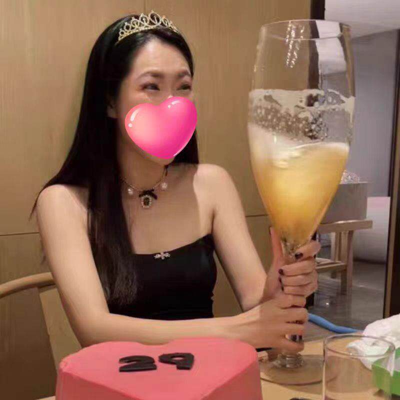 超大容量啤酒杯超大号酒吧用红酒杯玻璃香槟杯英雄杯特大高脚酒杯