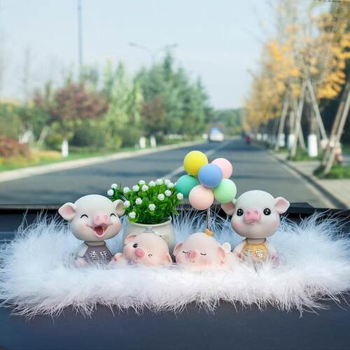 高档内饰摆件摇车头猪四口可爱男女汽高档创意车品摆件车载车内装