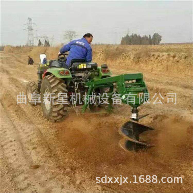 春季荒地坡地绿化植树挖坑机拖拉机带施肥打穴机