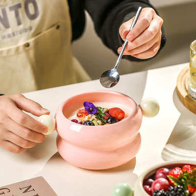 新款精致双耳甜品罐可爱球球手柄陶瓷碗高颜值收纳餐具网红泡面碗