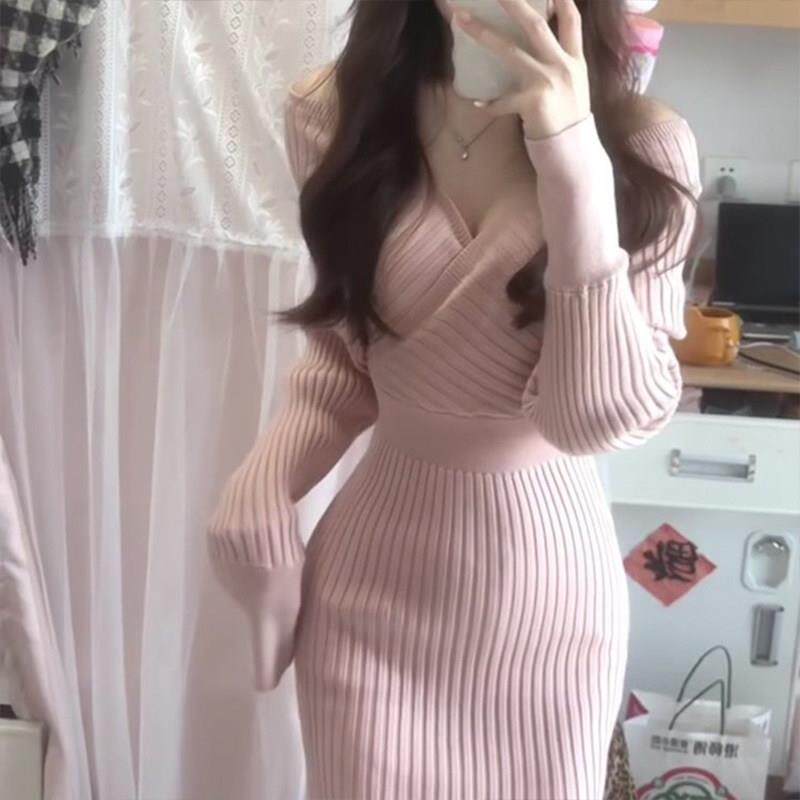 好货纯欲风粉色v领长袖针织连衣裙女秋季气质收腰显瘦中长款包臀