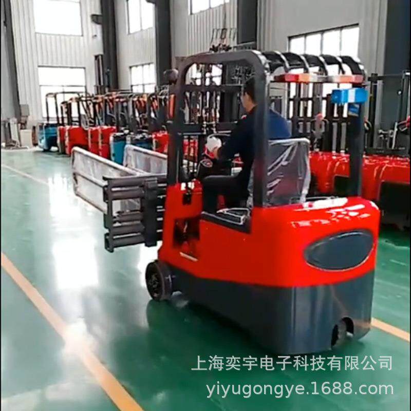 前驱3轮座驾式海绵夹抱车全电动方形纸箱抱夹式叉车升降式夹抱机