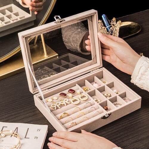 Jewelry storage box to prevent oxidation, designed for earri