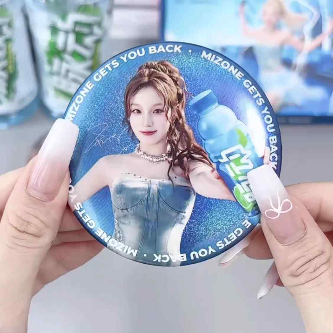 脉动代言宋雨琦限定周边高颜值吧唧徽章立牌精美小卡收藏纪念礼物