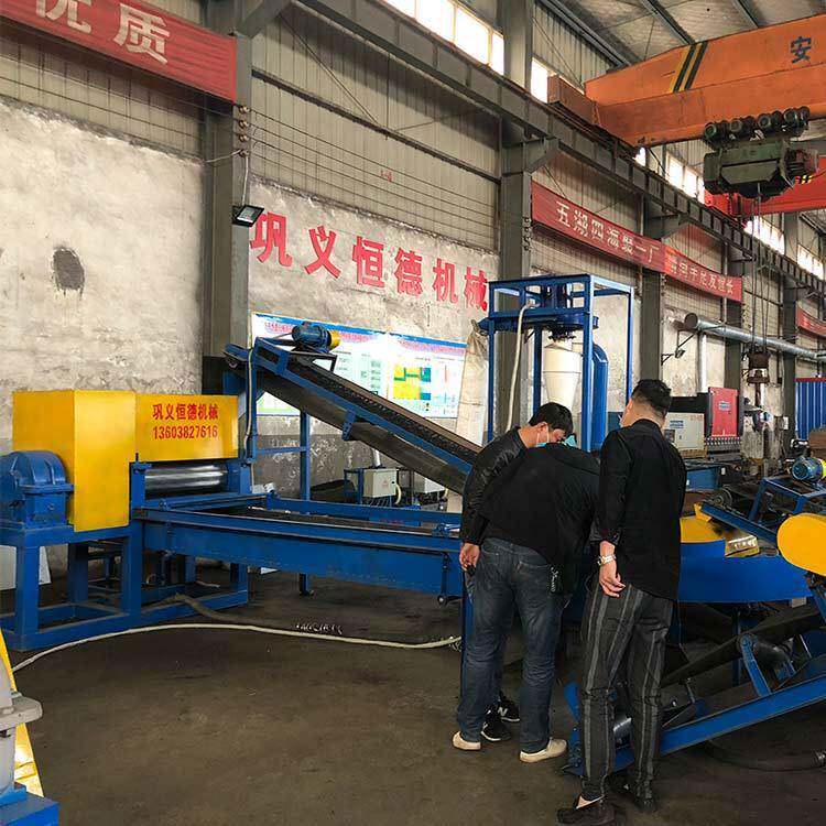 厂家供应橡胶粉碎机轮胎磨粉机橡胶废料磨粉机规格多样量大从优