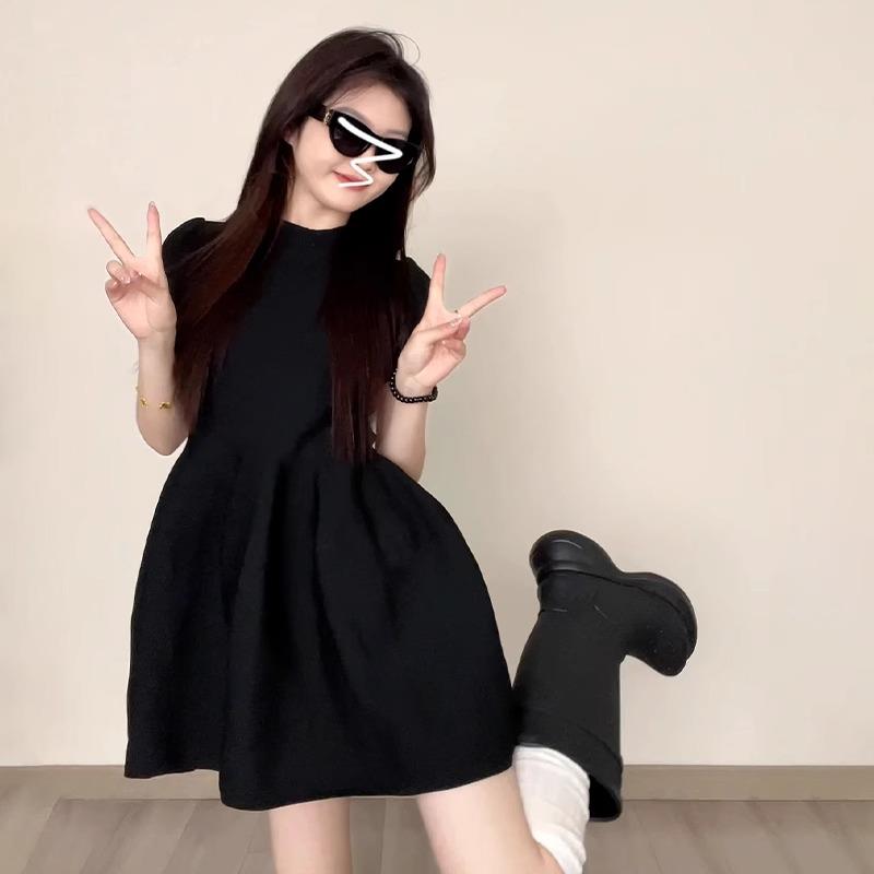 日系黑色圆领洋装女2025夏季新款设计感小众收腰显瘦蓬蓬短裙子