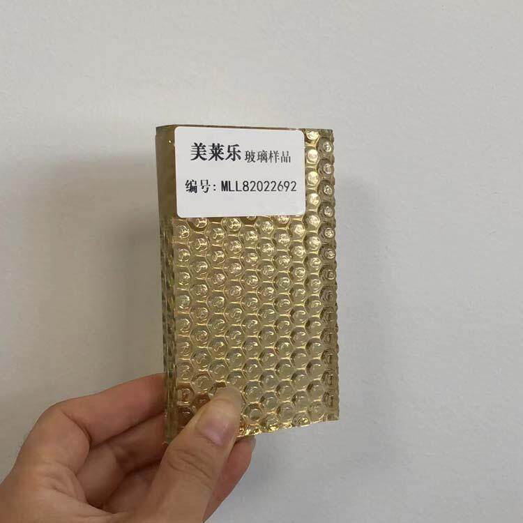 厂家供应酒店大堂艺术屏风玻璃金黄色圆珠状夹层玻璃加工广州深圳