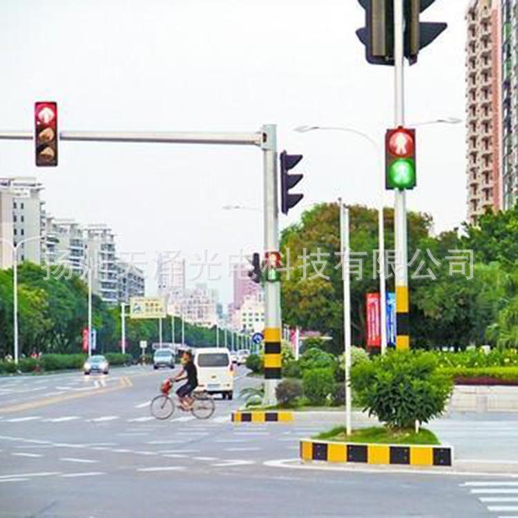 厂商供货交通信号灯八角监控杆信号灯杆交通指示灯监控立杆