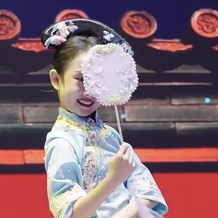 高档儿少原剧目格宫格演出服儿童还珠格格服古装清朝满族服饰廷创