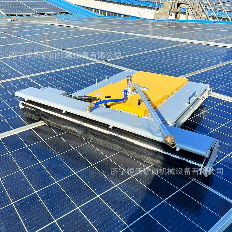 遥控光伏板清洗机器人太阳能板清洗工具屋顶厂房光伏板清洗机
