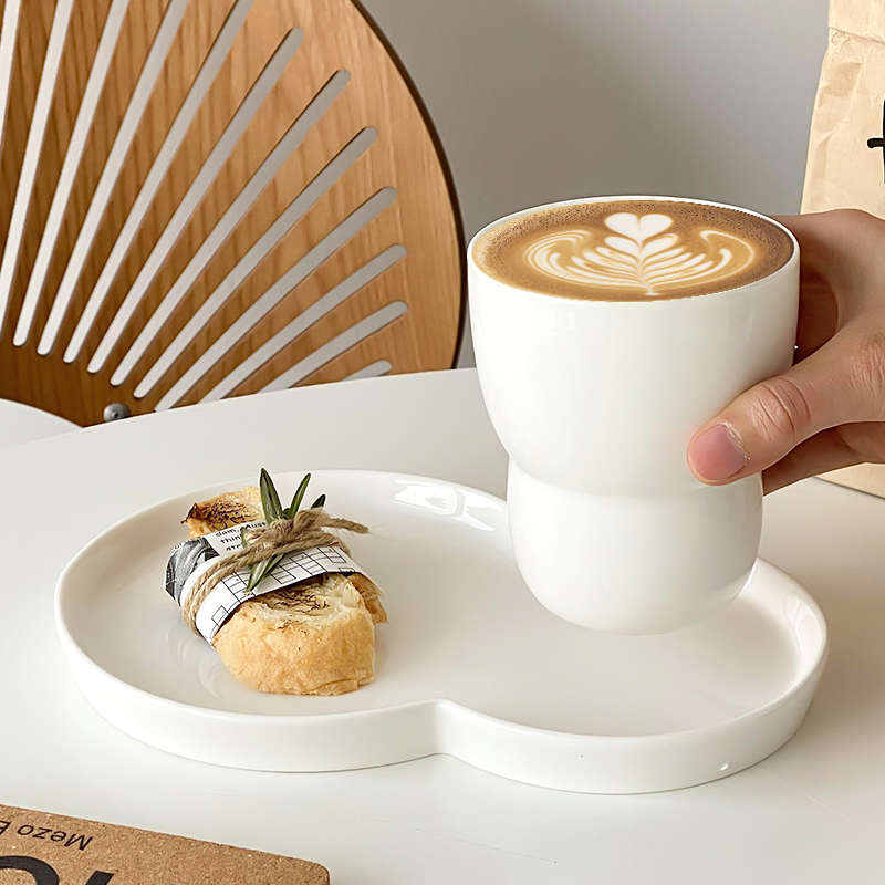 北欧极简纯白陶瓷餐具咖啡杯早餐甜品盘冰美式拿铁水杯托盘套装