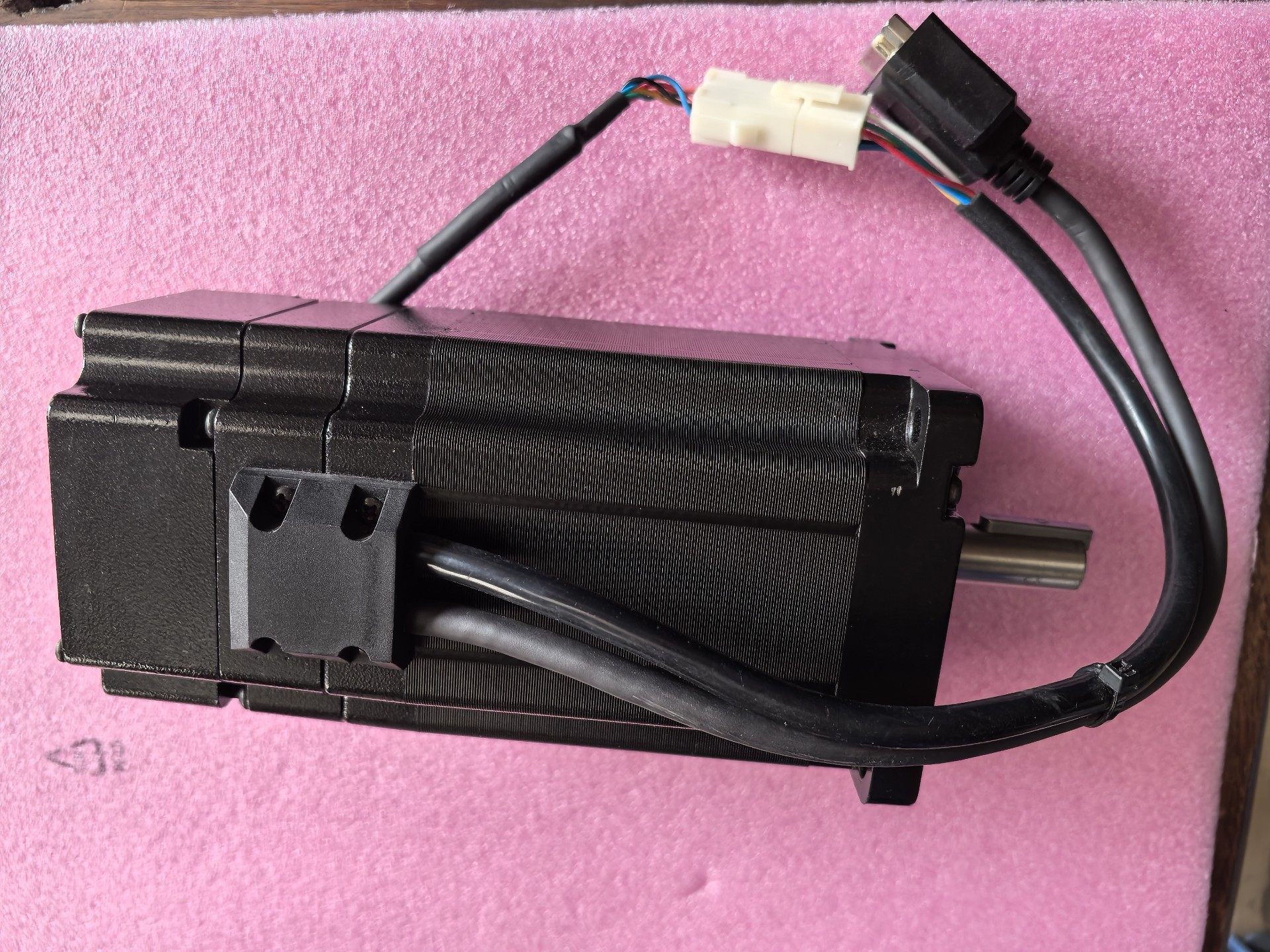 研控刹车电机 YK286EC118A1-S  九九成新  实