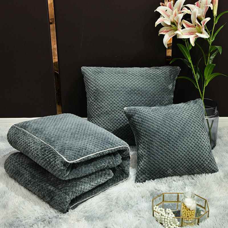 高档加厚保暖珊纯色抱枕被子两用瑚绒上毯小枕头汽车靠室垫办公午