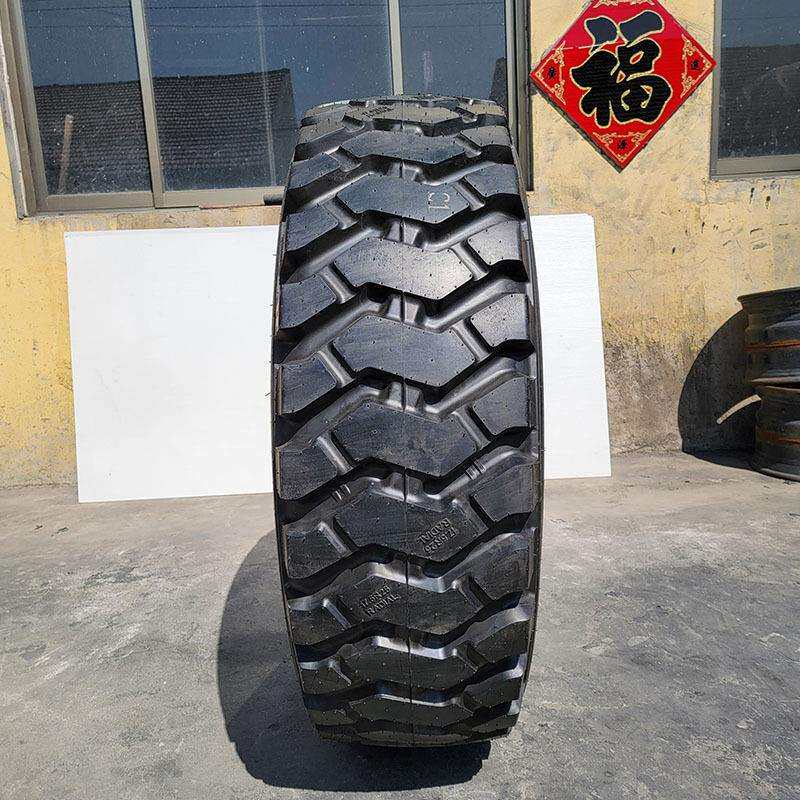 17.5R25铲车轮胎30装载机全钢丝真空工程机械加强耐磨轮胎