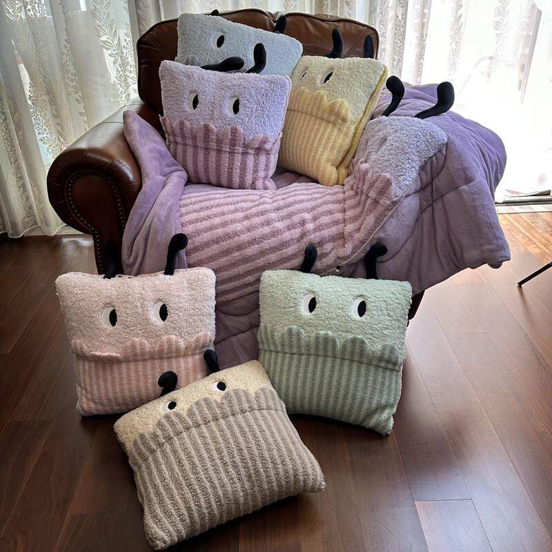 秋冬可爱午睡抱枕被子加厚靠枕毯二合一办公居家车载抱枕空调被