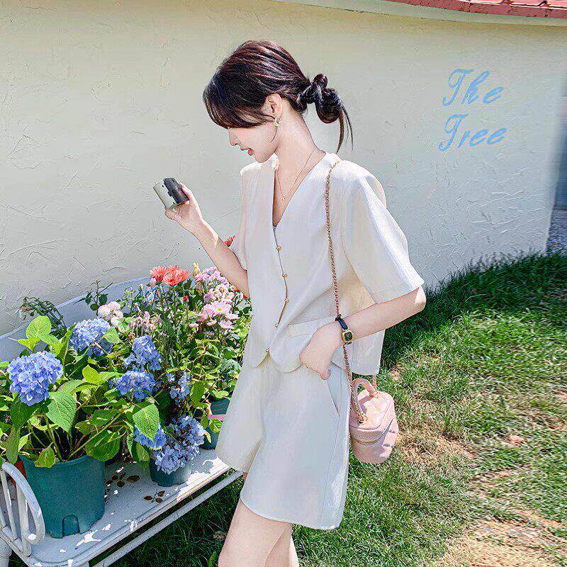 LILY MOST气质白色西装套装女夏薄款冷淡系高级感时尚短裤两件套