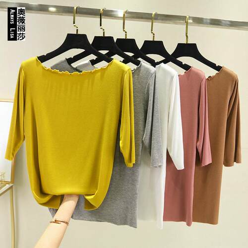 Three quarter sleeve straight neck T-shirt women show thin