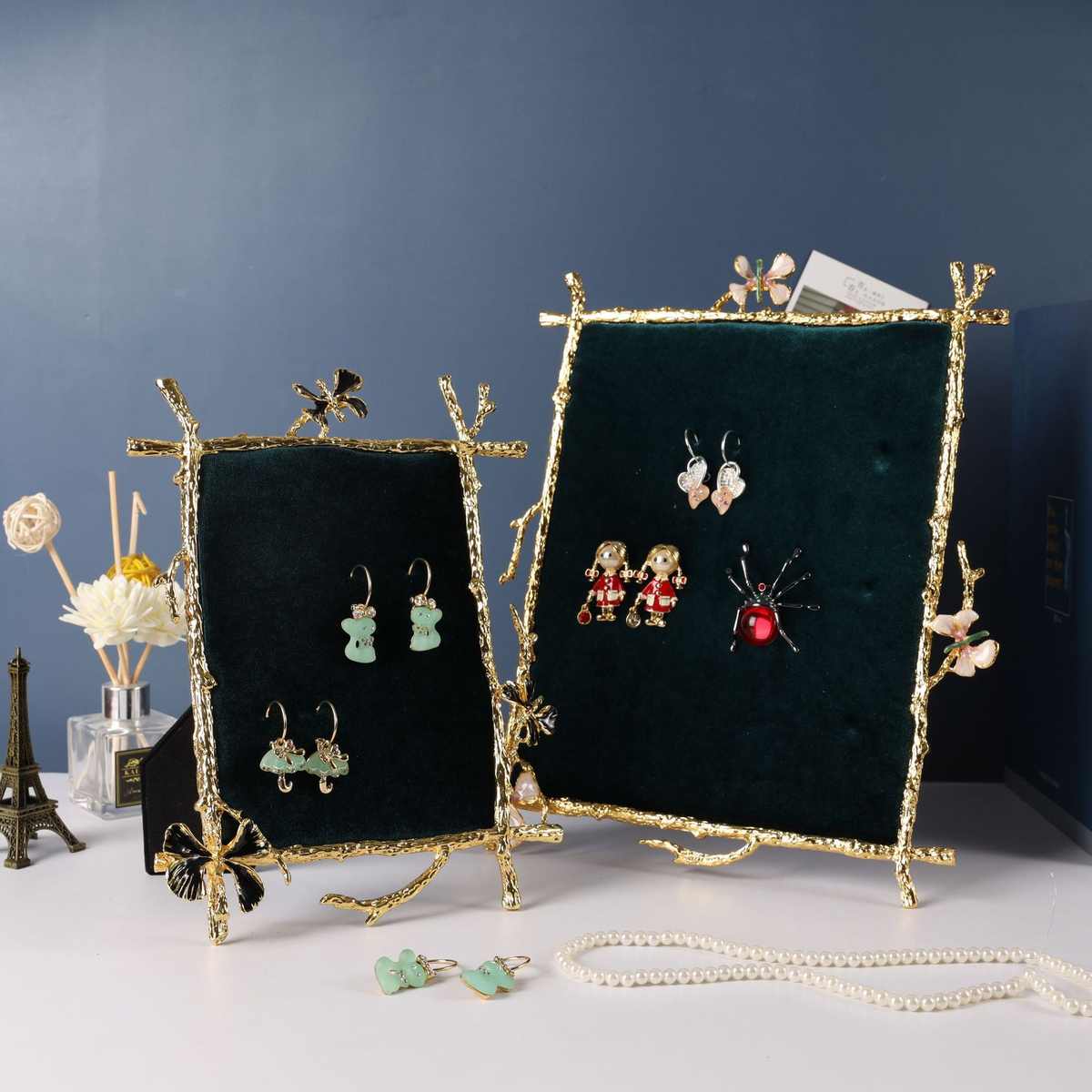 金枝黑蝴蝶金属相框首饰架，珠宝展示收纳盒，耳钉架道具