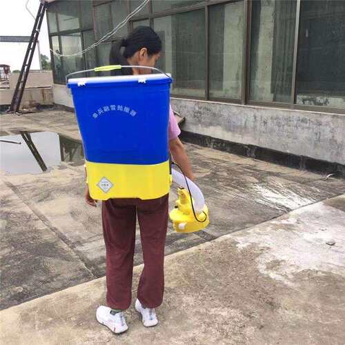 手动电动单兵融雪抛洒器20L背负式化雪撒盐机农用施肥播种器