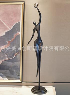 现代抽象人物雕塑 金属落地摆件 酒店大堂 / 客厅软装陈设品立体