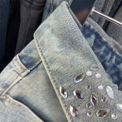 H 11100 Embroidered Rhinestone Denim Mini Skirt 镶钻刺绣牛仔