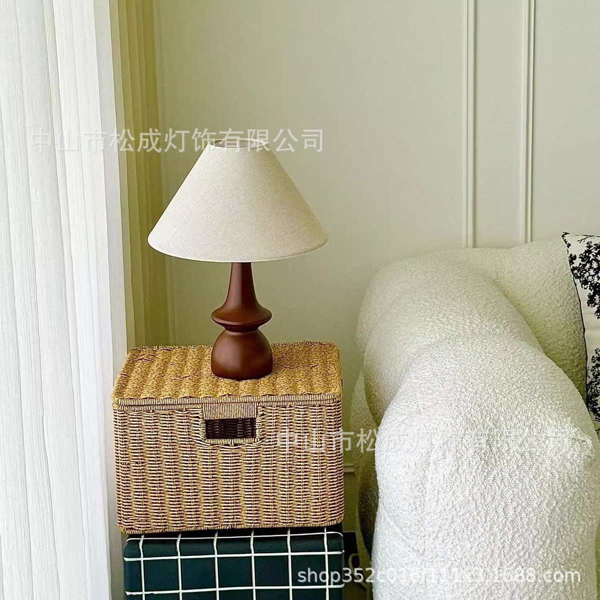 网红实木复古创意台灯民宿卧室装饰中古风法式美式浪漫床头灯