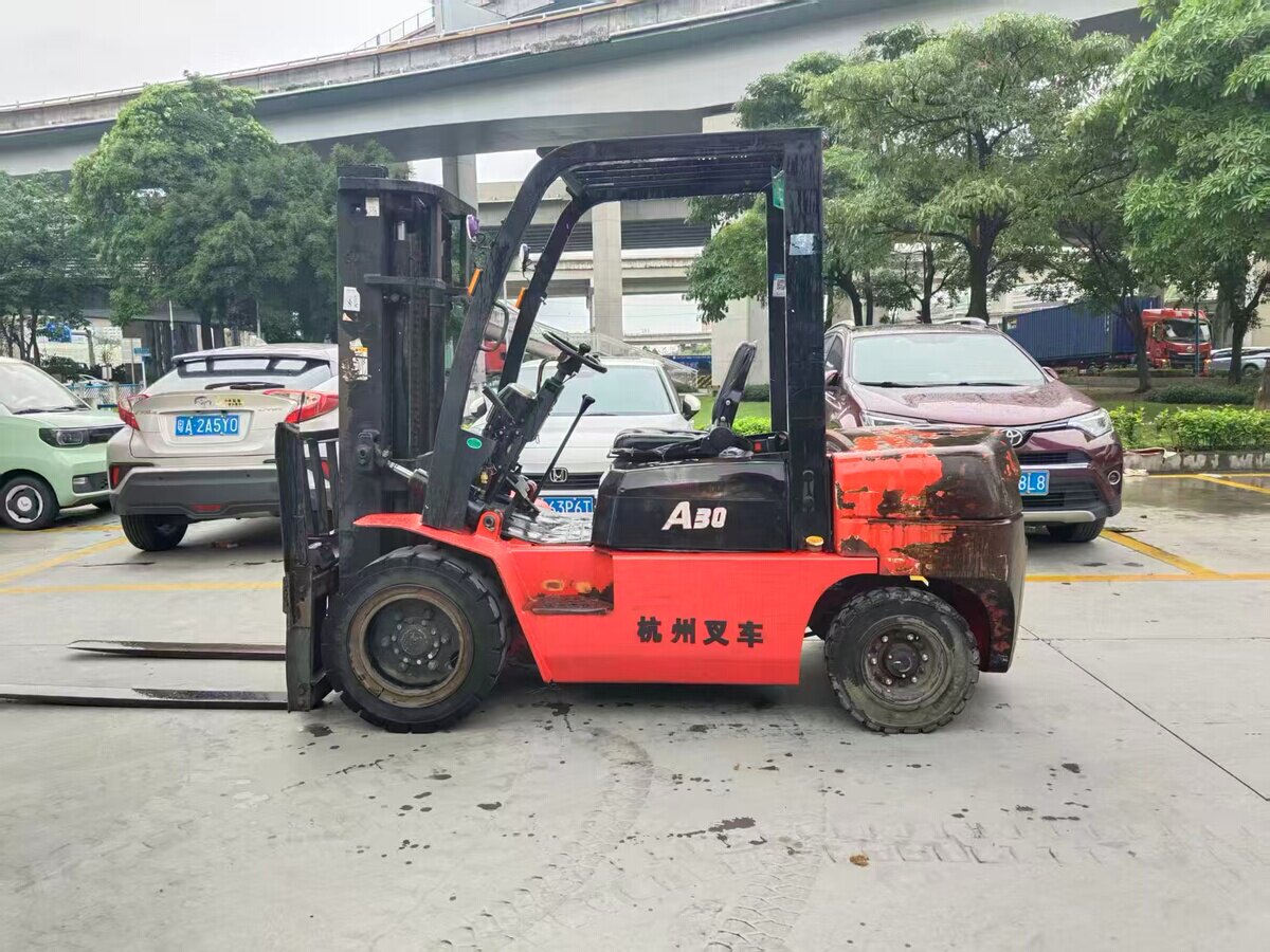 5月11日广州委托-资产处置杭州叉车一台A30,起升3米,正常使用网络拍卖公告
