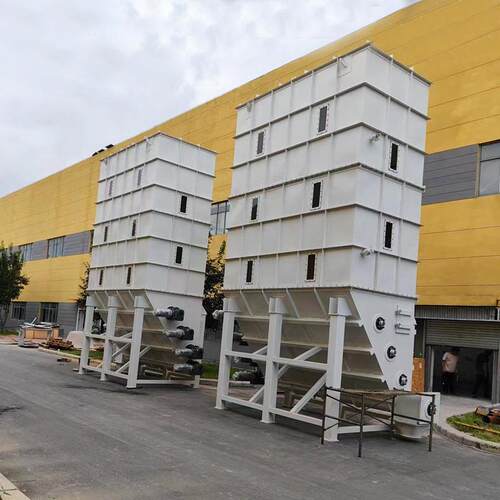 不锈钢方形料仓方形储料桶储料罐塑料机械用颗粒料仓大型储罐
