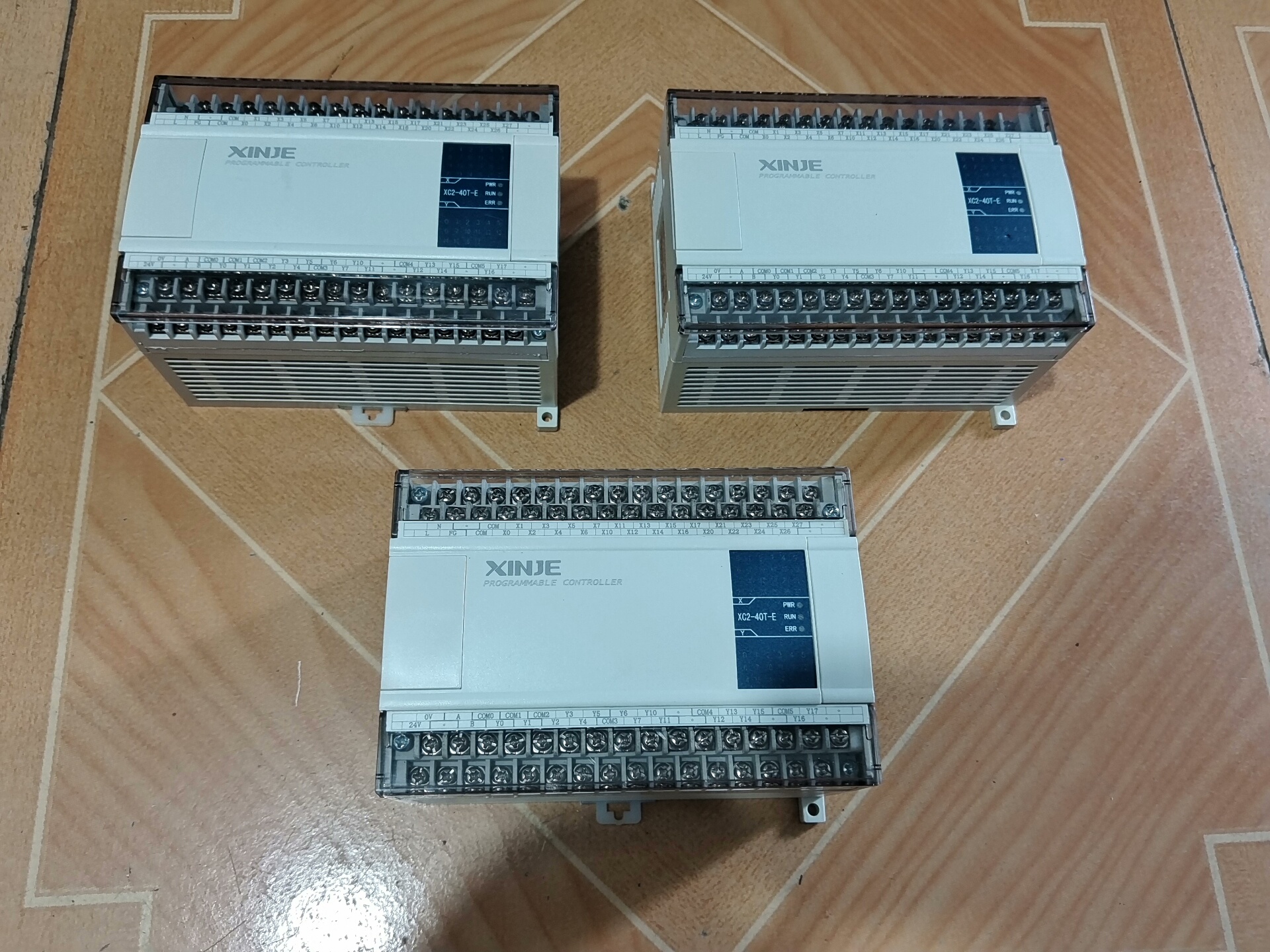 信捷PLC XC2-40T-E，功能正常，成色为实图