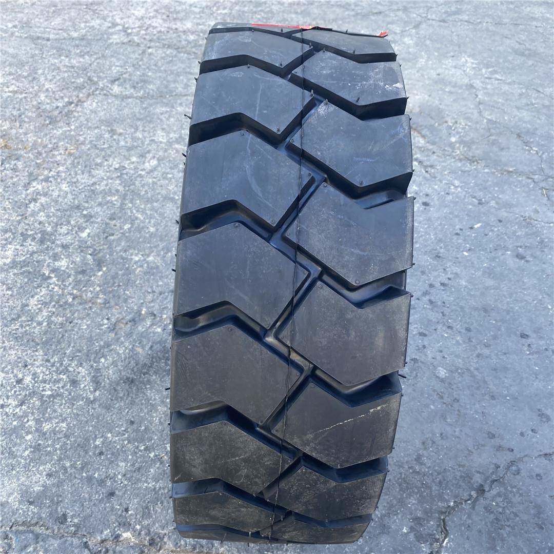 合力杭叉3吨叉车轮胎 650-10 28*-15 NHS充气带内胎 朝阳工业胎