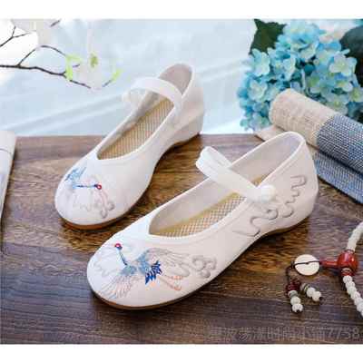 高档夏京季低帮妈绣鞋女内增高老北布鞋花女坡跟圆头牛筋底女鞋妈