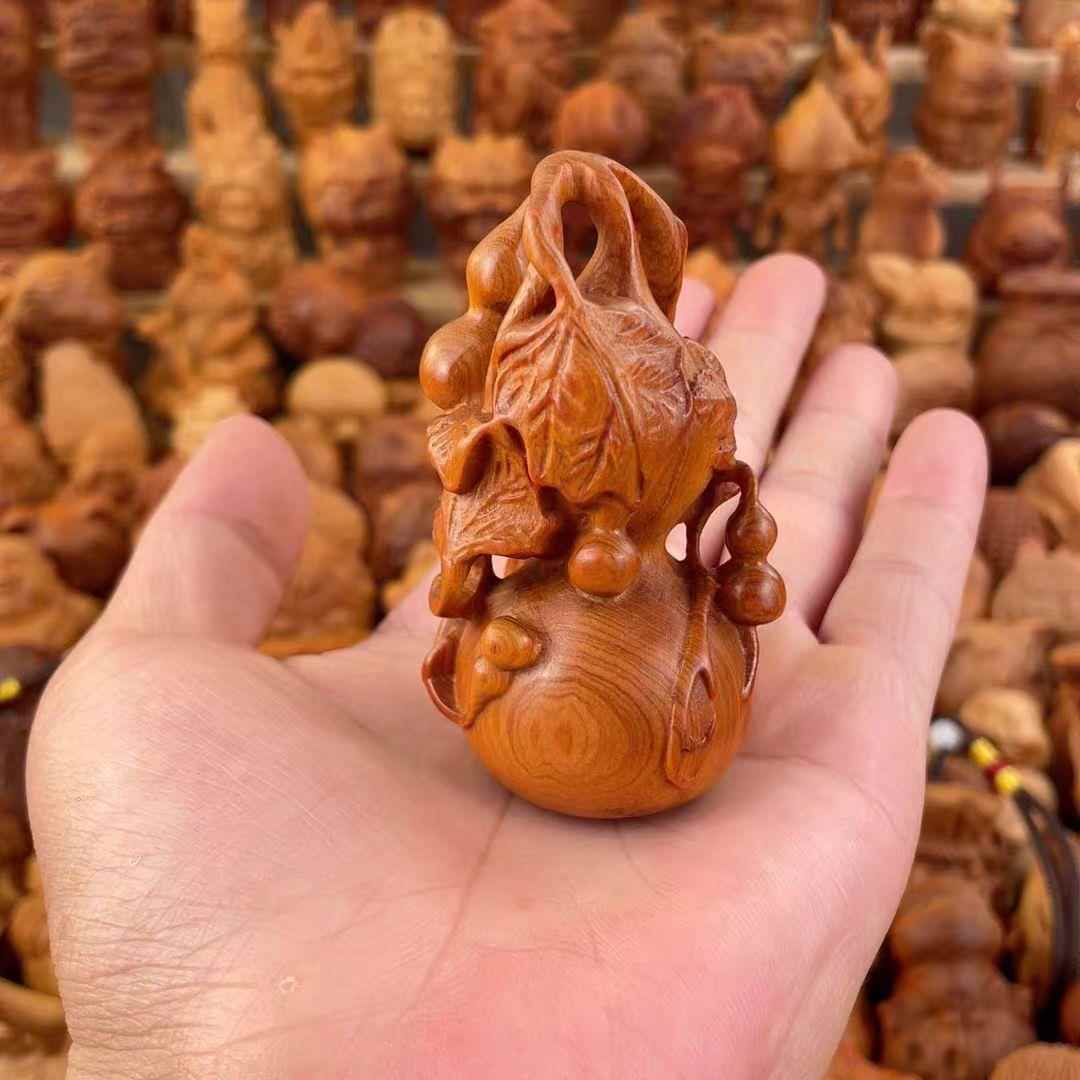 天然崖柏木五福葫芦手把件实木雕刻文玩葫芦五福临门家居装饰摆件