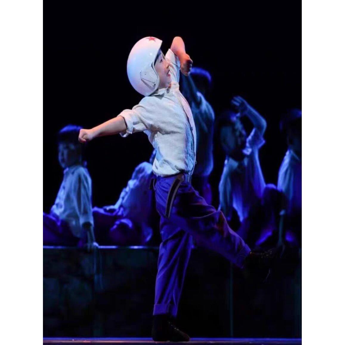 正品新小荷风装采大院里的小男蓝孩表演服物五四青童宝色裤子演年