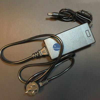 青岛众ZR瑞3260ABD烟尘气测试仪桌面式锂电池29.4V充电器DC插头