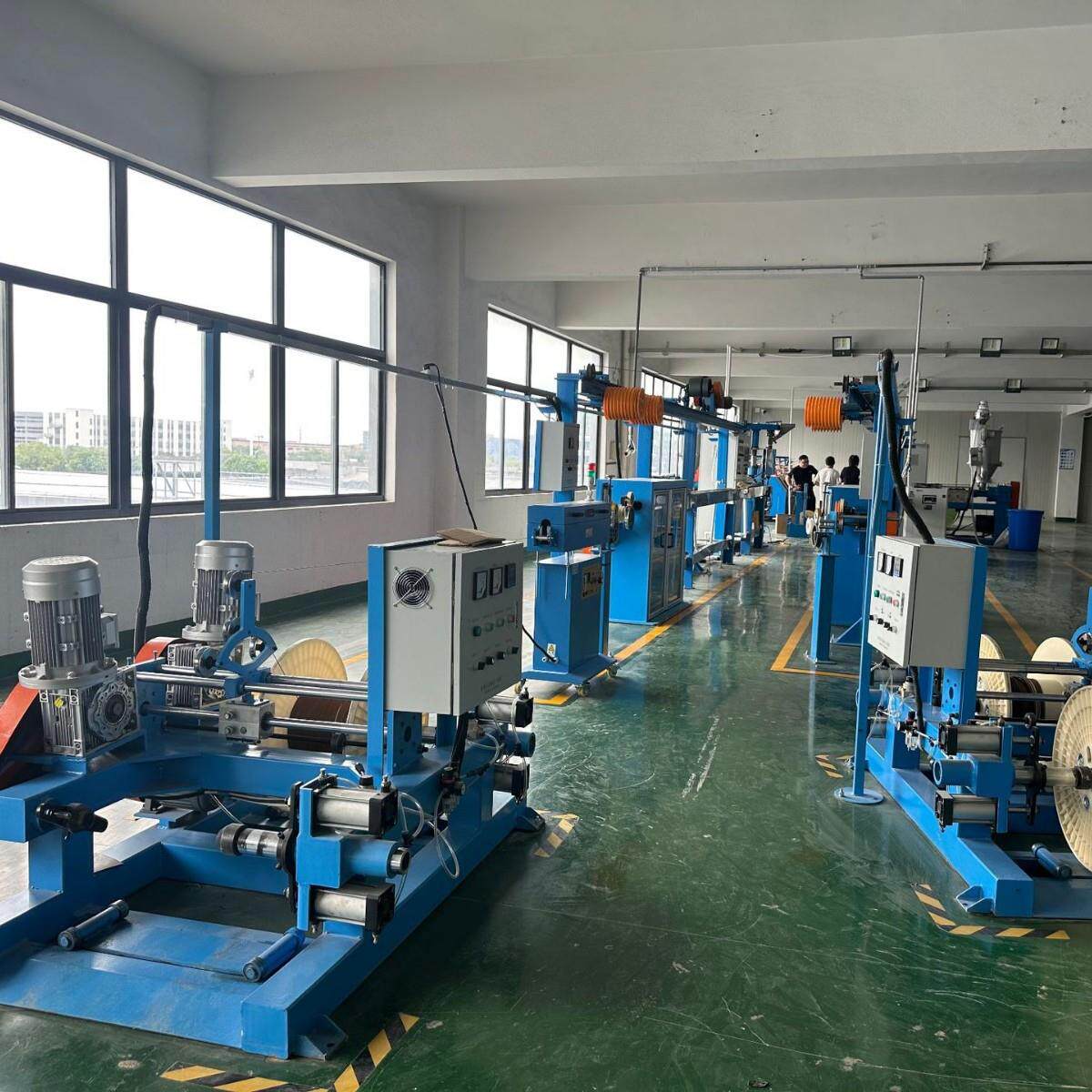 高精度电线电缆押出机可做建筑布线汽车线光伏线电子线铁氟龙线