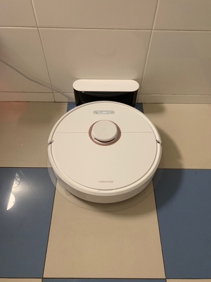 目前智能扫地机器人哪个牌子好,哪款好用,同价位“性能扫地机器人”推荐