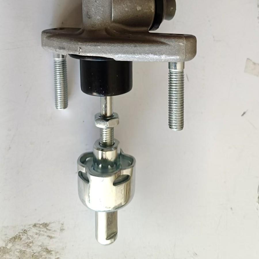 适用Scion Toyota xD Yaris离合器总泵31420-52070 31420-52071