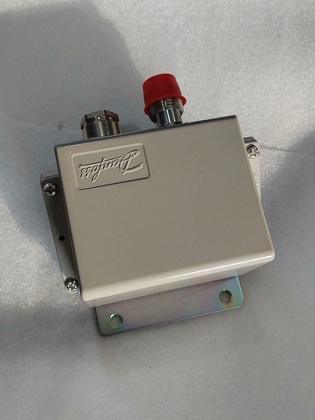 丹佛斯EMP2压力传感器 084G2113 0-40bar