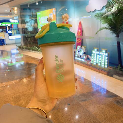 美国BlenderBottle 限定款蛋白粉摇摇杯奶昔杯运动健身水杯搅拌球