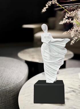 明现代抽象艺12术摆高级玄客厅电视柜饰关品透树脂人物雕塑件艺术