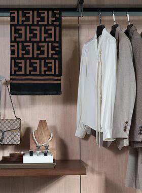 样板房女士衣帽间衬衫西服摆件家居展厅售楼处软装饰品