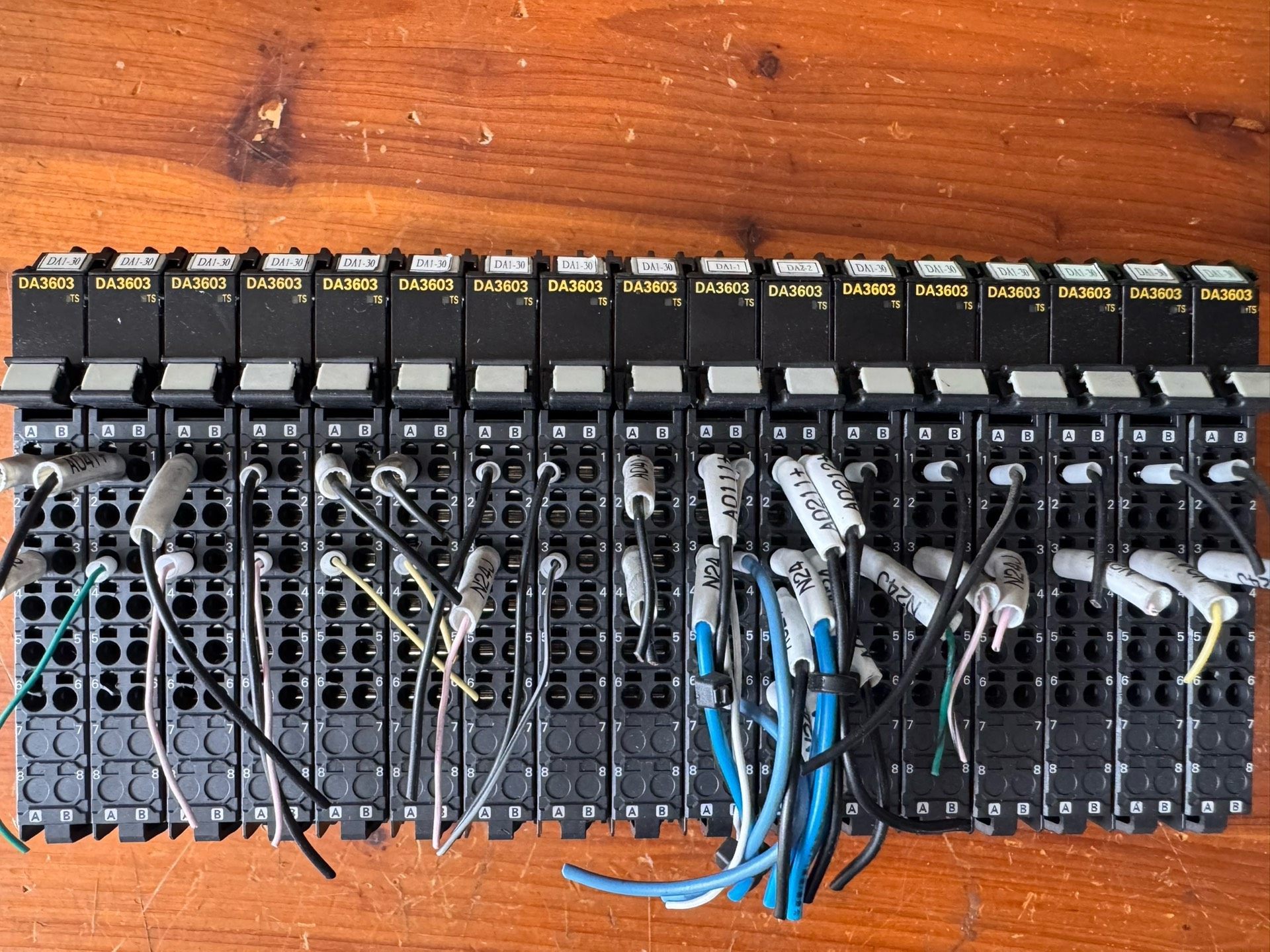 欧姆龙plc模拟量模块，NX-DA3603 ，成色漂亮功能包