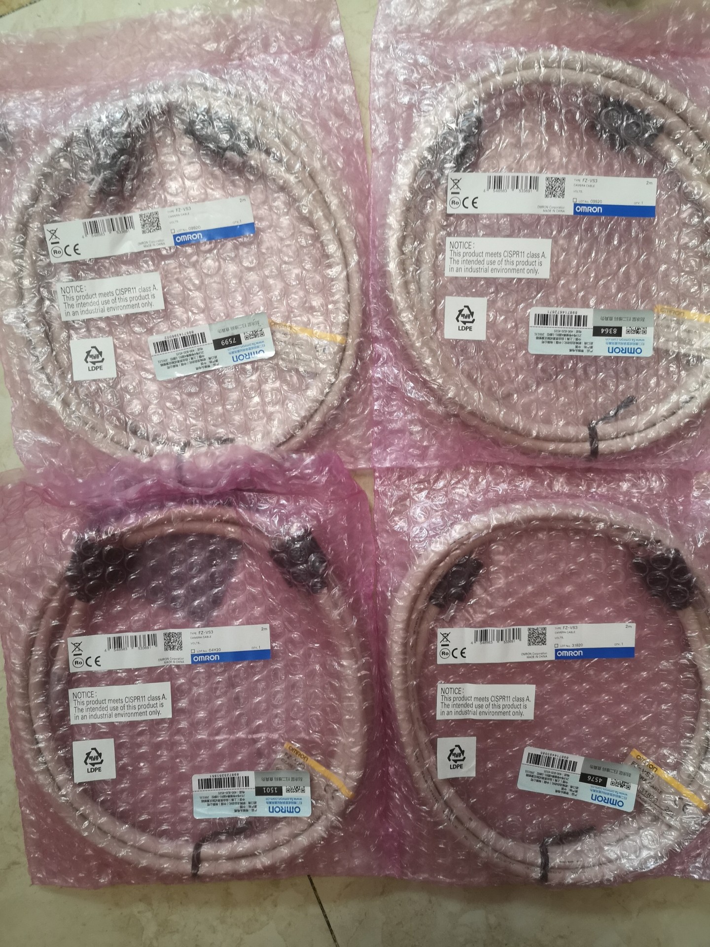 全新未拆封 Omron/欧姆龙 FZ-VS3 2M 连接线，