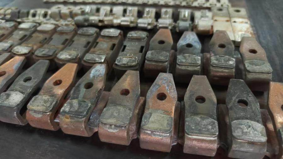 4月24日北京【京械6011】紫铜银触点一批65只左右（具体以实物为准）网络拍卖公告