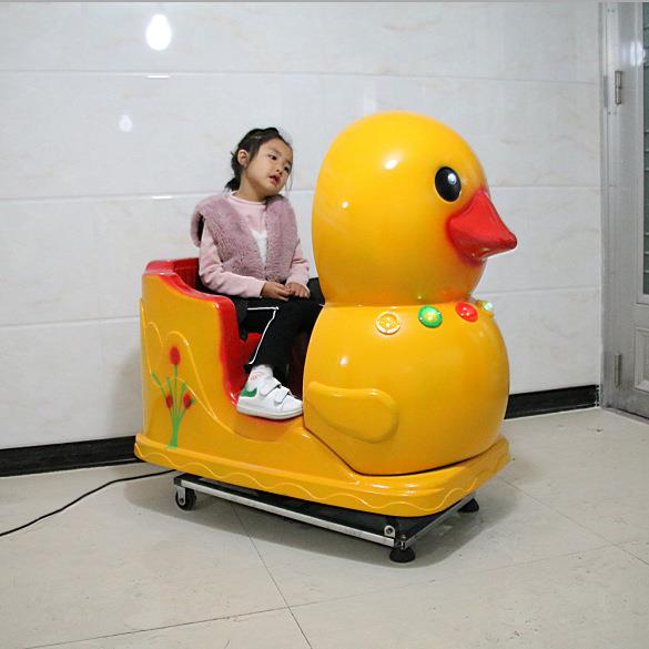 2025新款小鸭子儿童投币摇摇车厂家直销宝宝电动带音乐遥遥车商用