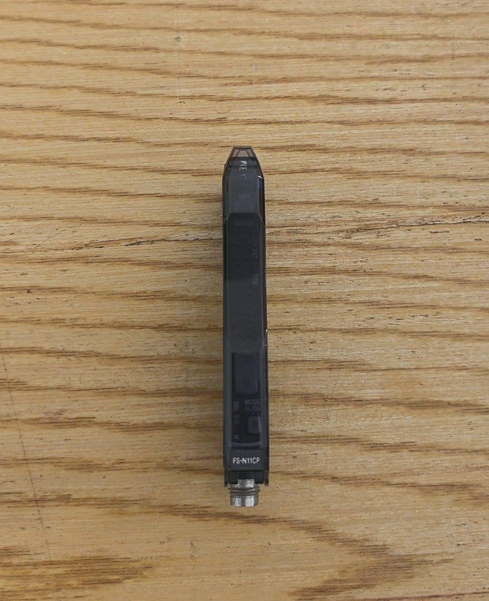 基恩士FS-N11CP光纤放大器，功能正常，成色如图，实物拍