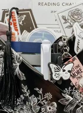 新款Gothic Blind Date with a Book哥特式相亲书封