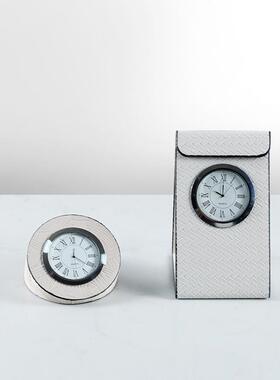 轻奢现代金属艺术皮革闹钟台上钟表摆件样板间售楼处客厅软装饰品