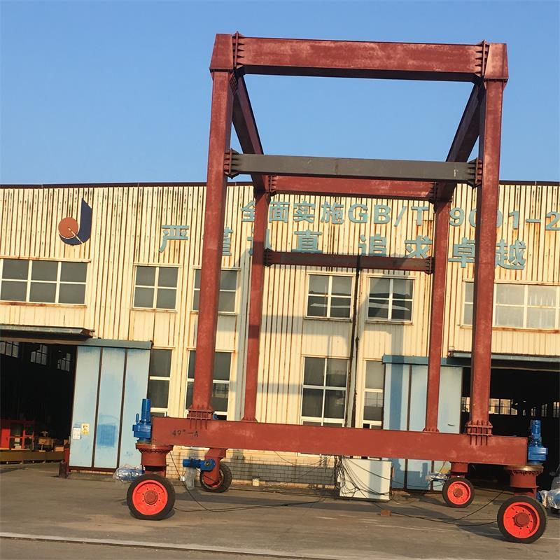 北京简易轮胎吊移动式龙门起重机集装箱吊装10t20t30t60t